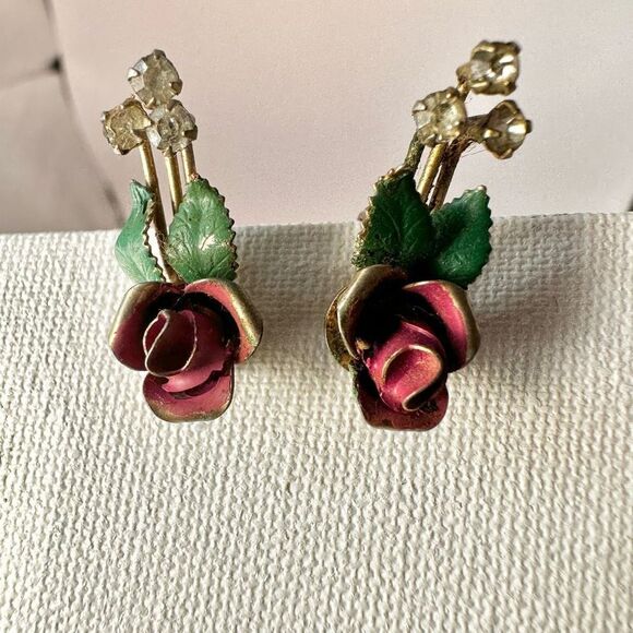 Vintage red rose clip on earrings - Picture 7 of 8